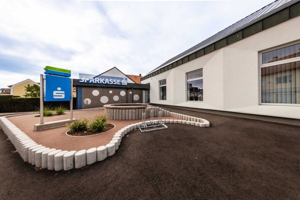 Bank in neuem Glanz